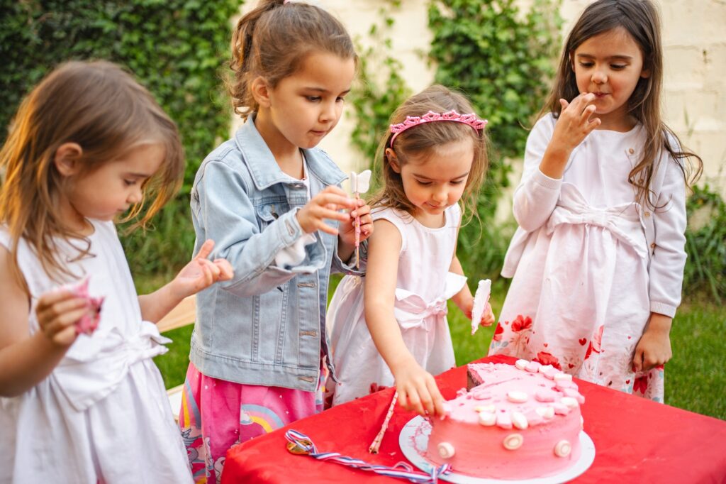 10 petits jeux d’animation 3-5 ans pour animer vos anniversaires 10 petits jeux d’animation 3-5 ans pour animer vos anniversaires